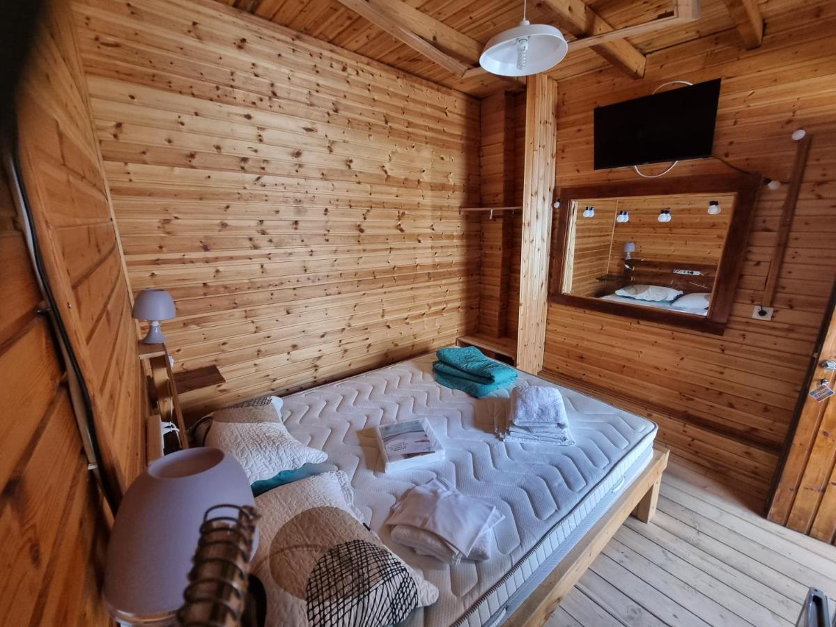 Santorini Pleasure Studios Fira  Zewnętrze zdjęcie