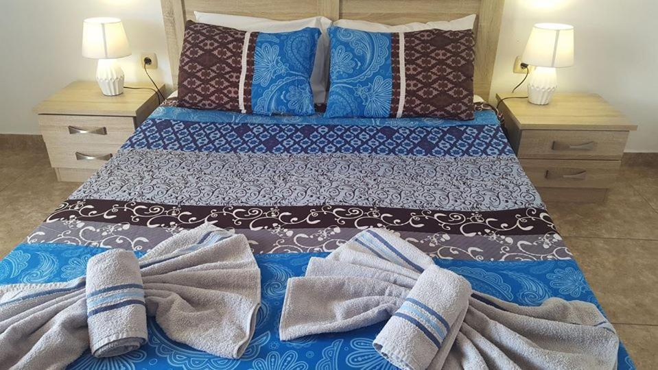 Santorini Pleasure Studios Fira  Zewnętrze zdjęcie